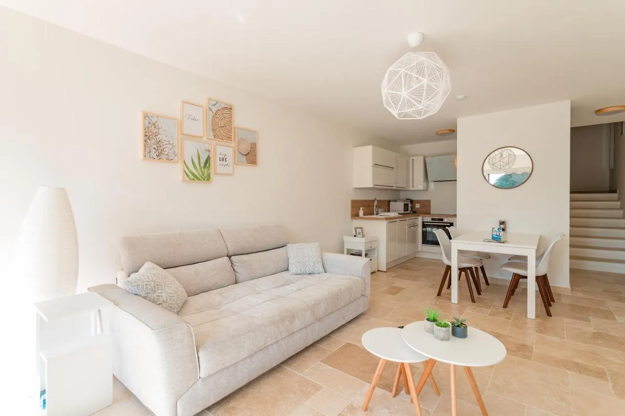 Magnifique appartement Vue Mer au centre du Lavandou Le Lavandou France