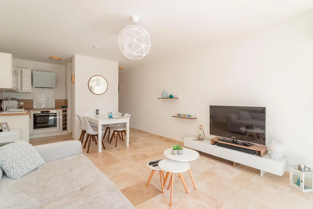 Apartment Magnifique Appartement Vue Mer Au Centre Du Lavandou Le Lavandou France